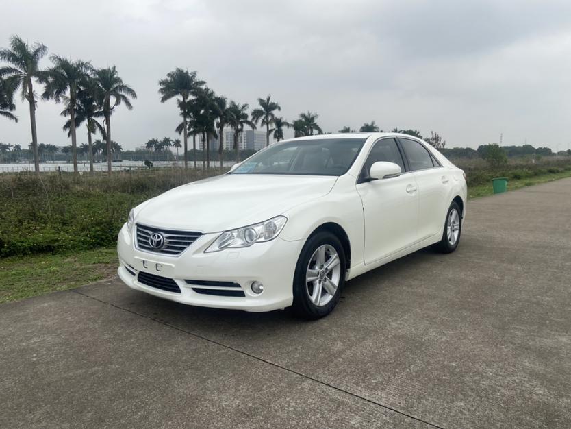 Toyota Reiz