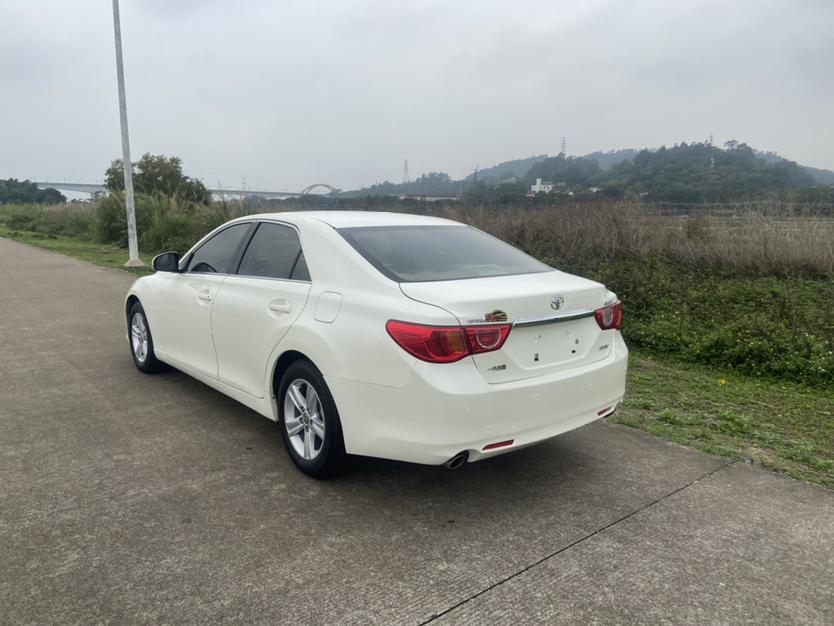 Toyota Reiz