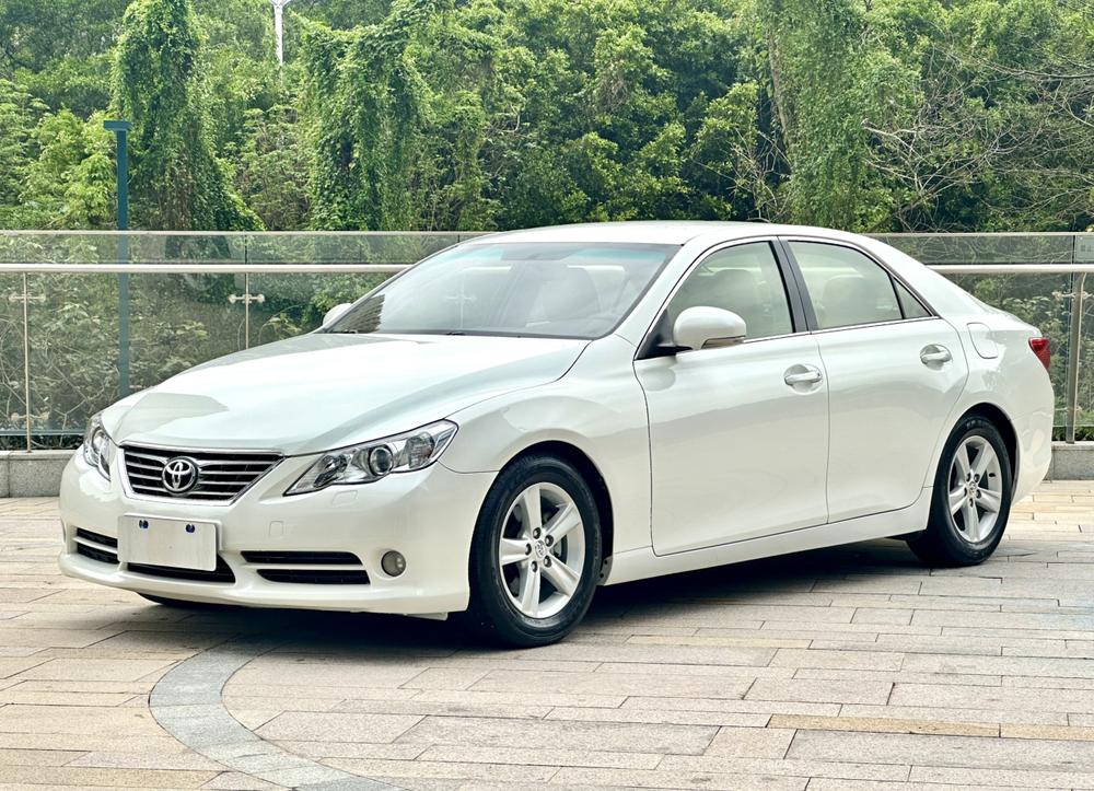 Toyota Reiz