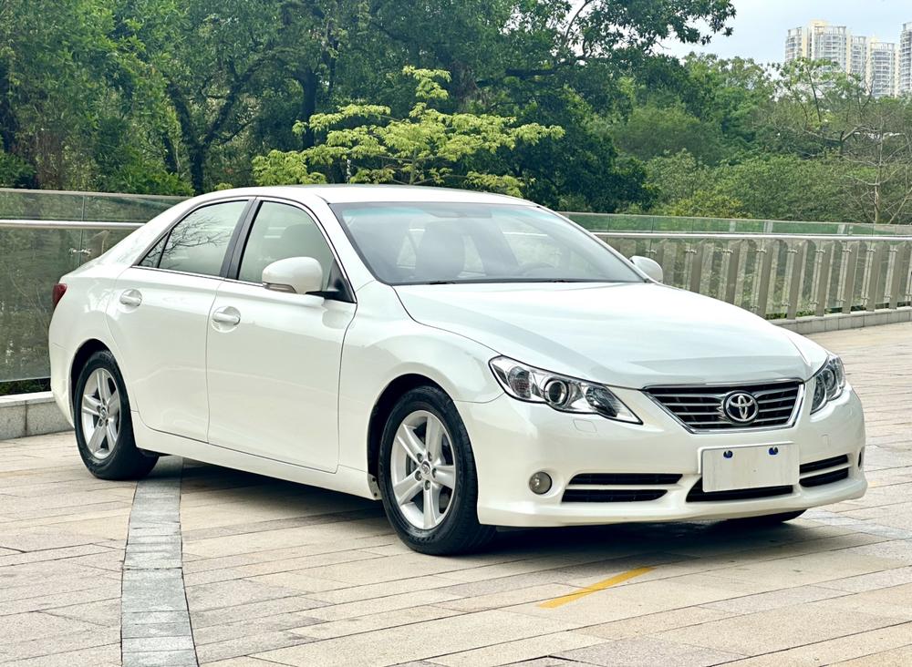 Toyota Reiz