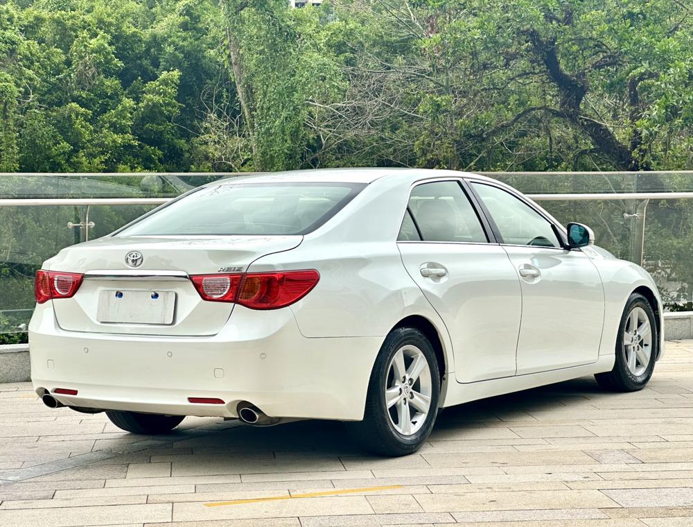 Toyota Reiz