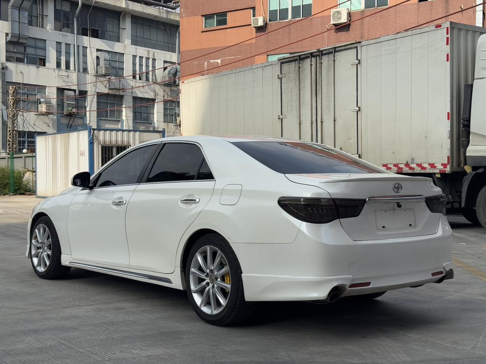Toyota Reiz