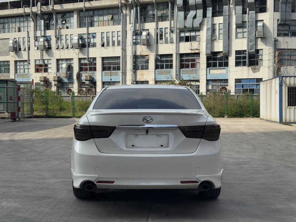 Toyota Reiz