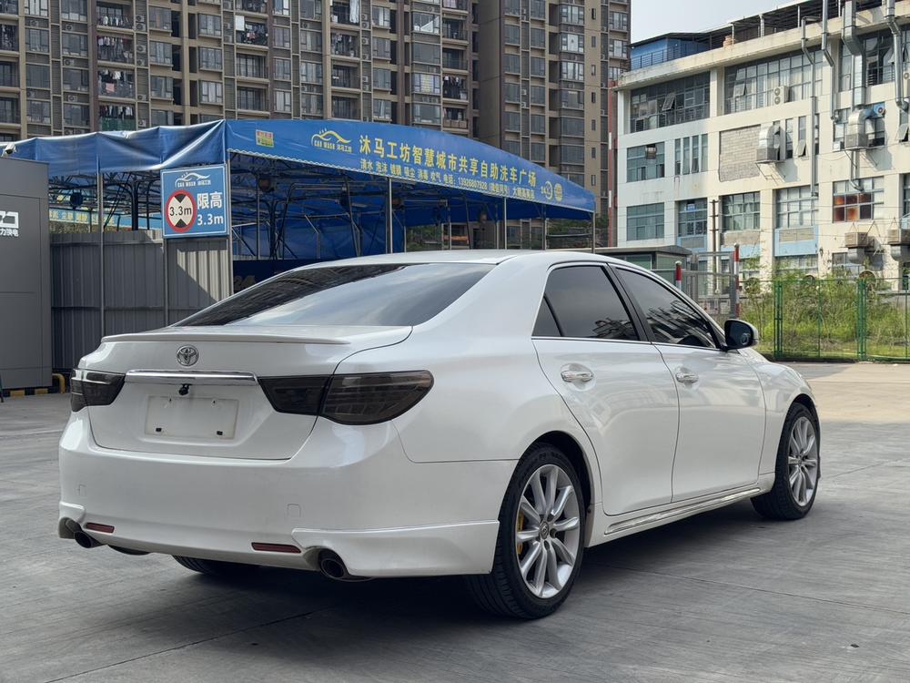 Toyota Reiz