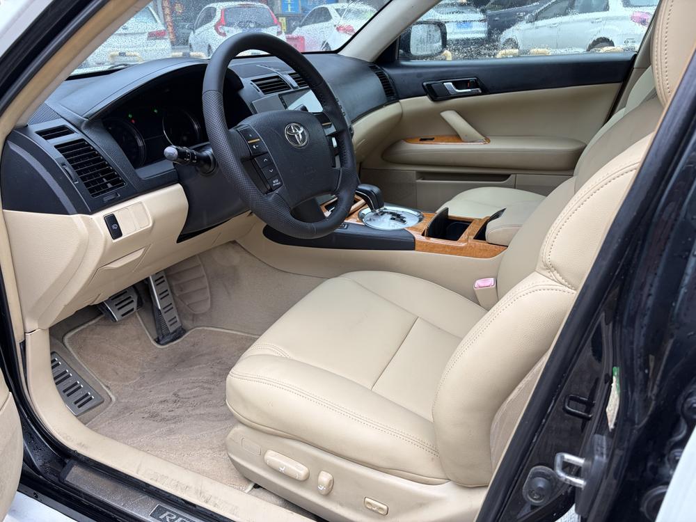 Toyota Reiz