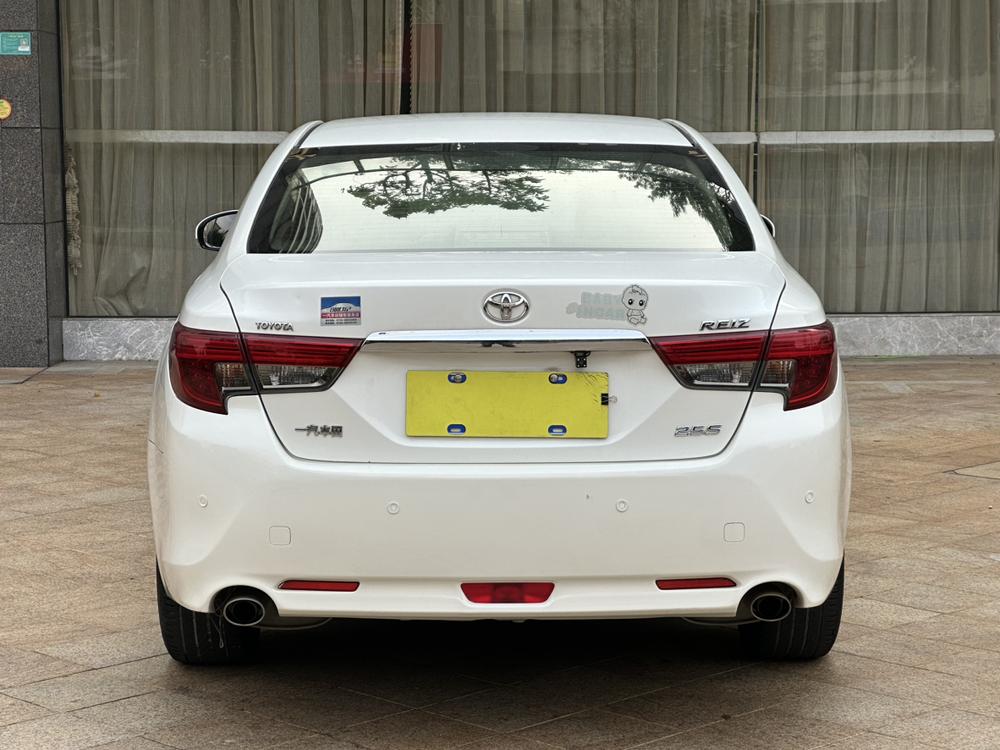 Toyota Reiz