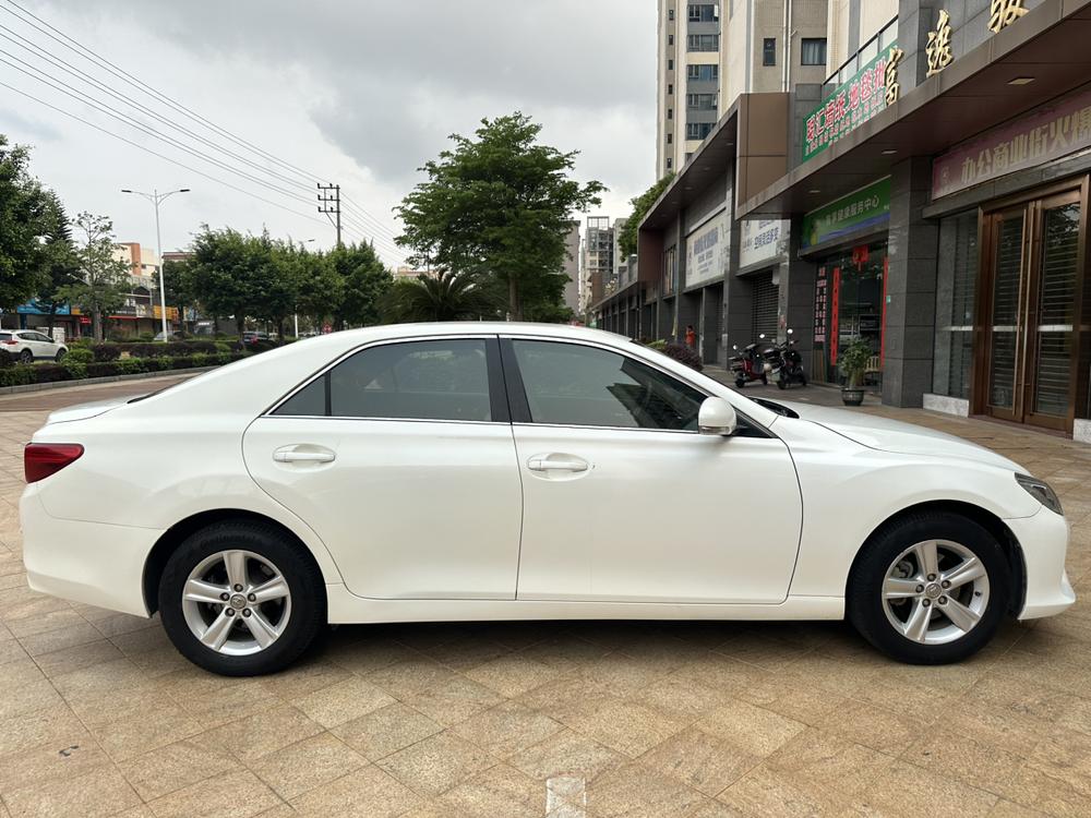 Toyota Reiz