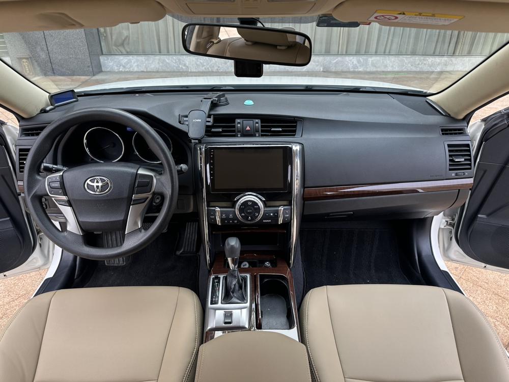 Toyota Reiz