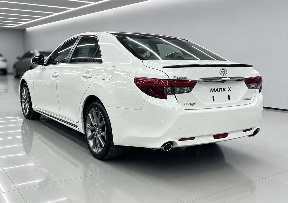 Toyota Reiz