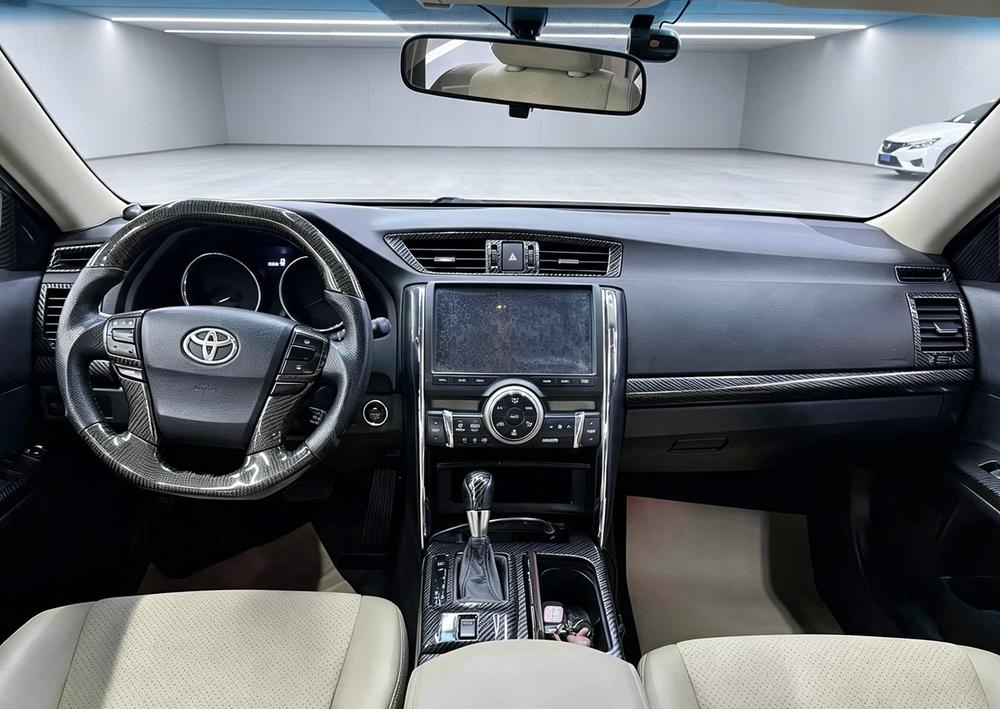 Toyota Reiz