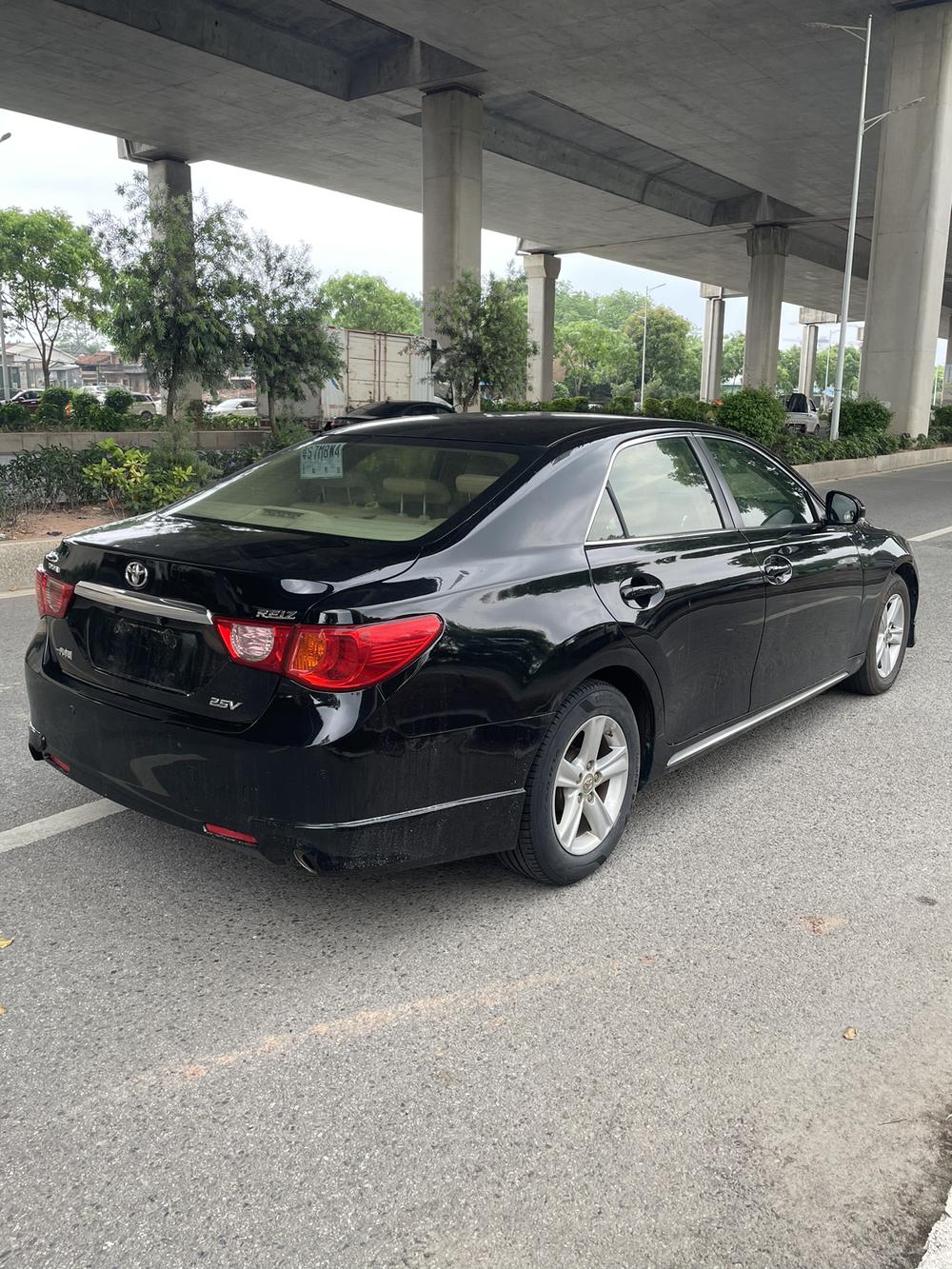 Toyota Reiz