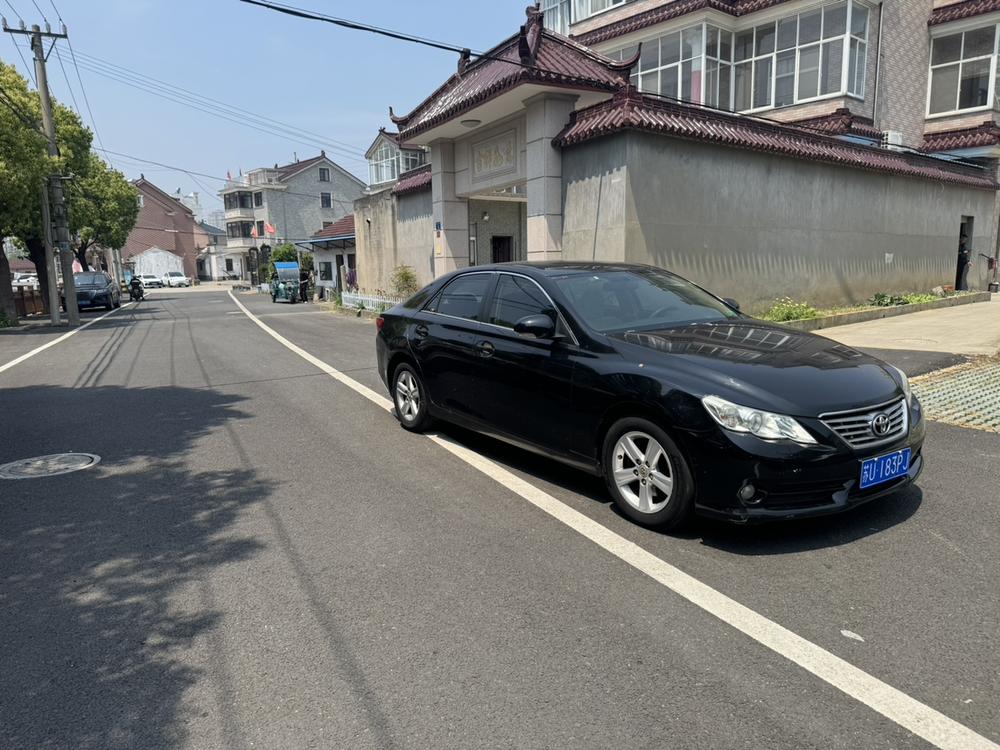 Toyota Reiz