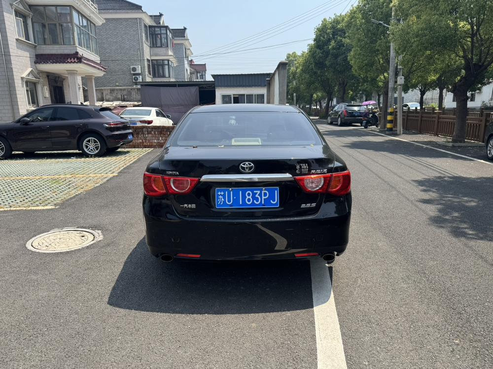 Toyota Reiz
