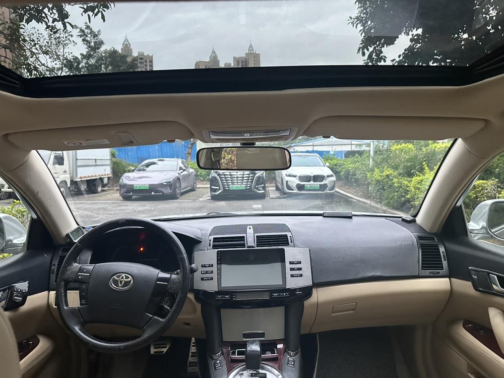 Toyota Reiz