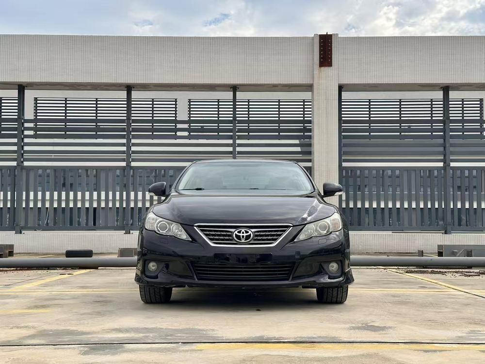 Toyota Reiz