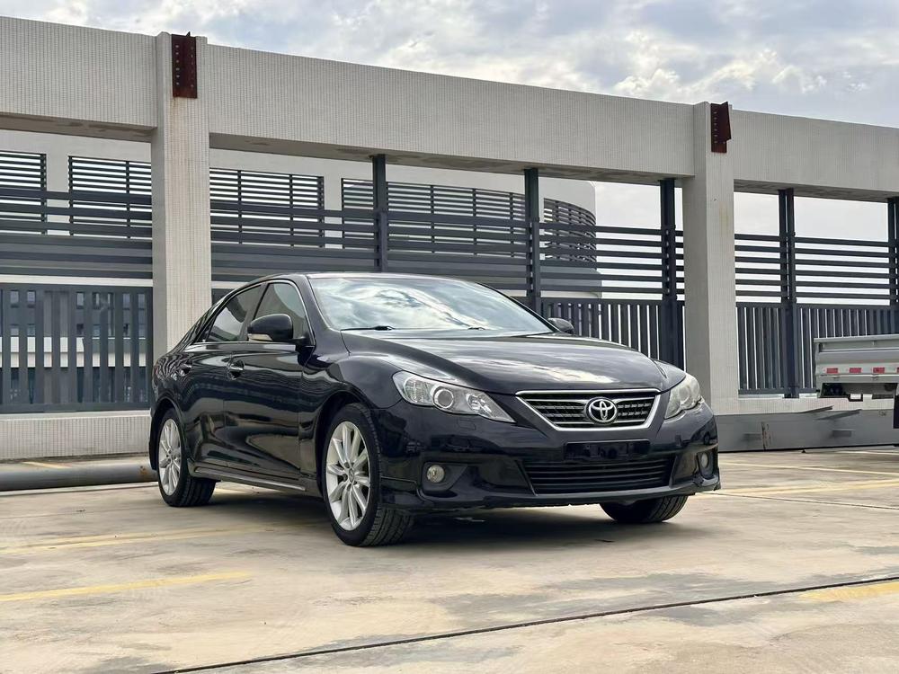 Toyota Reiz