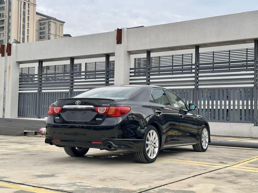 Toyota Reiz