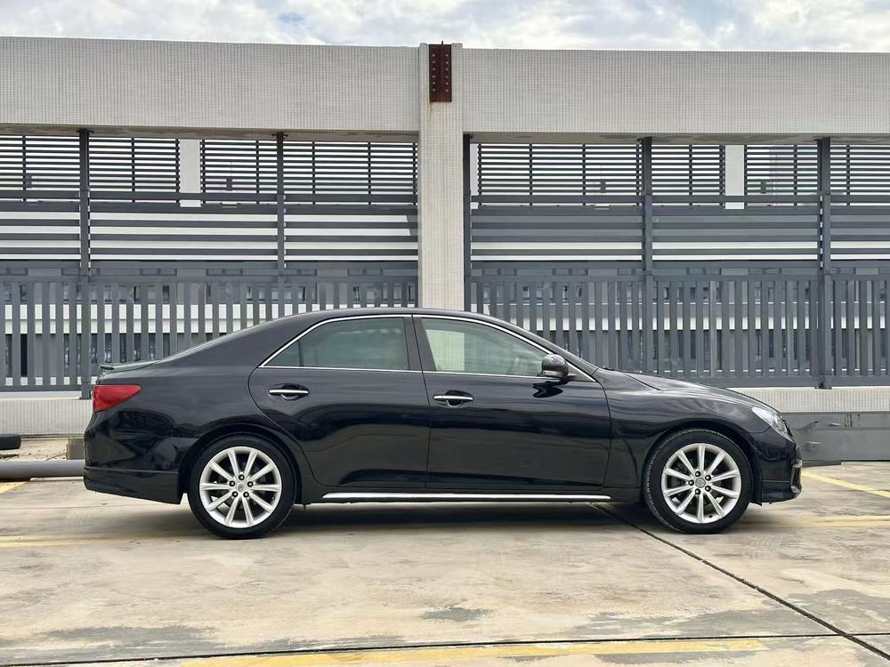 Toyota Reiz