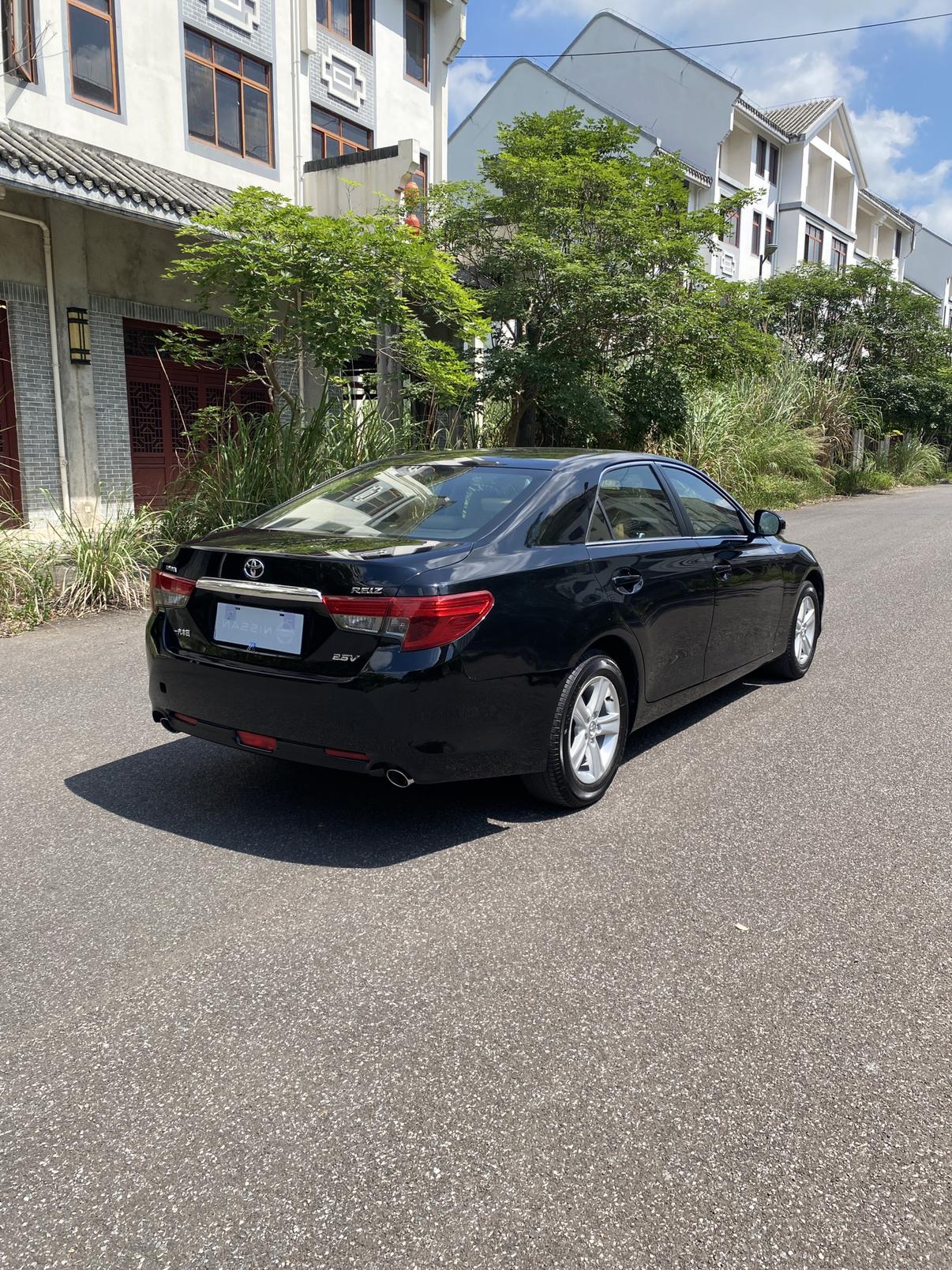 Toyota Reiz