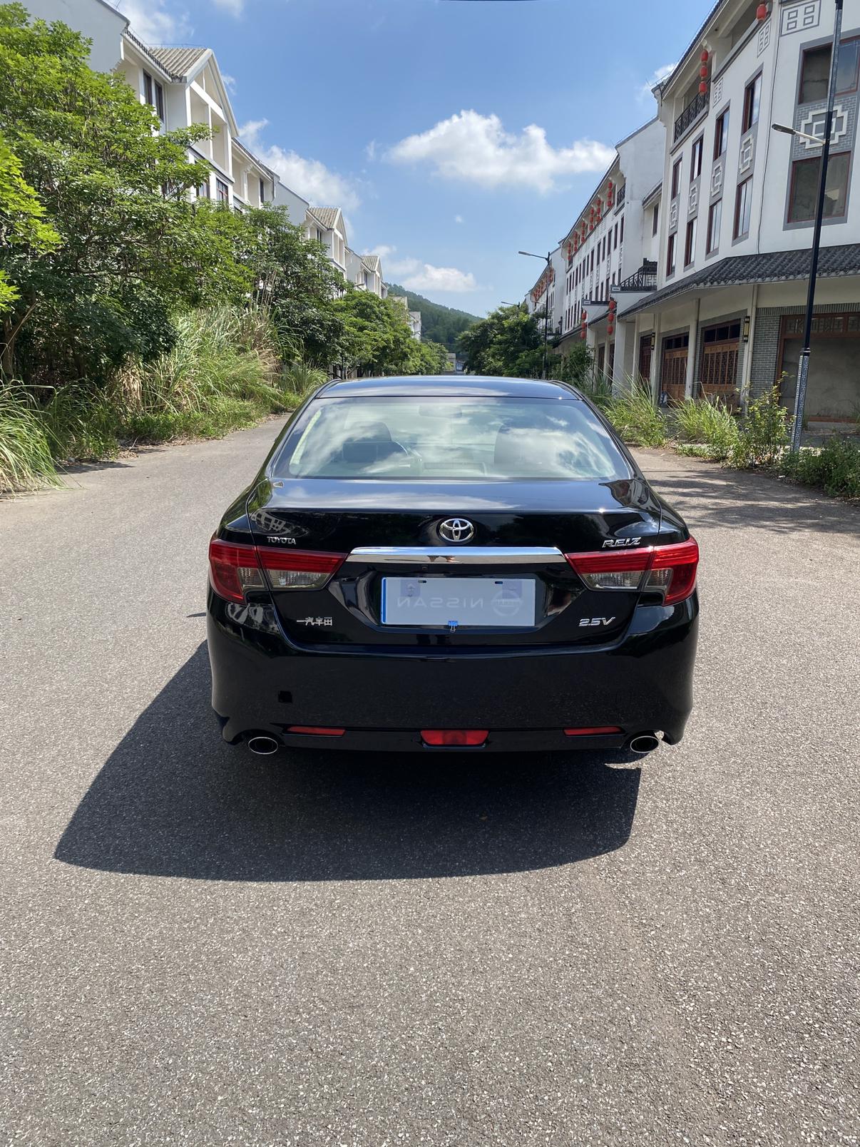 Toyota Reiz