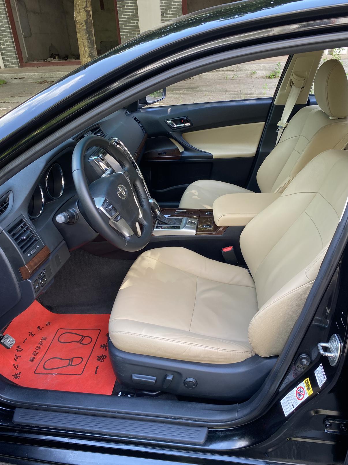 Toyota Reiz