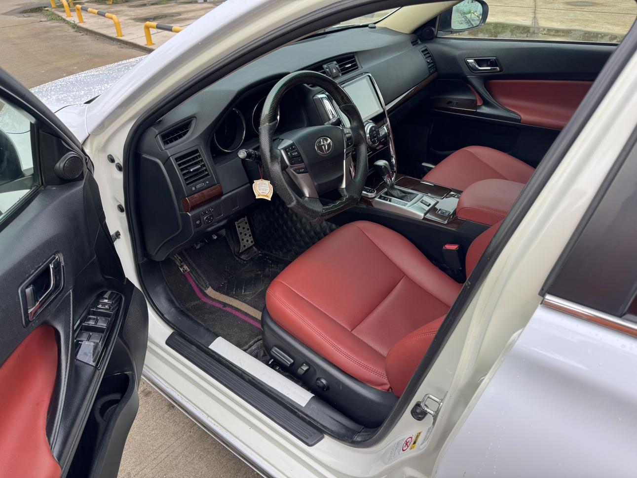 Toyota Reiz
