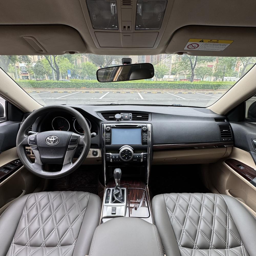Toyota Reiz