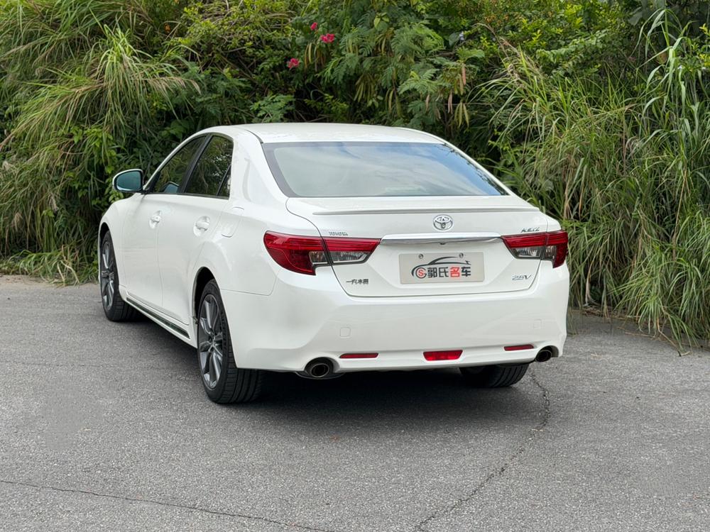 Toyota Reiz