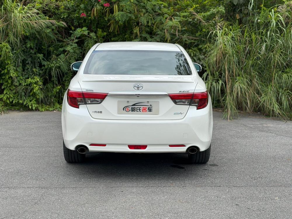 Toyota Reiz