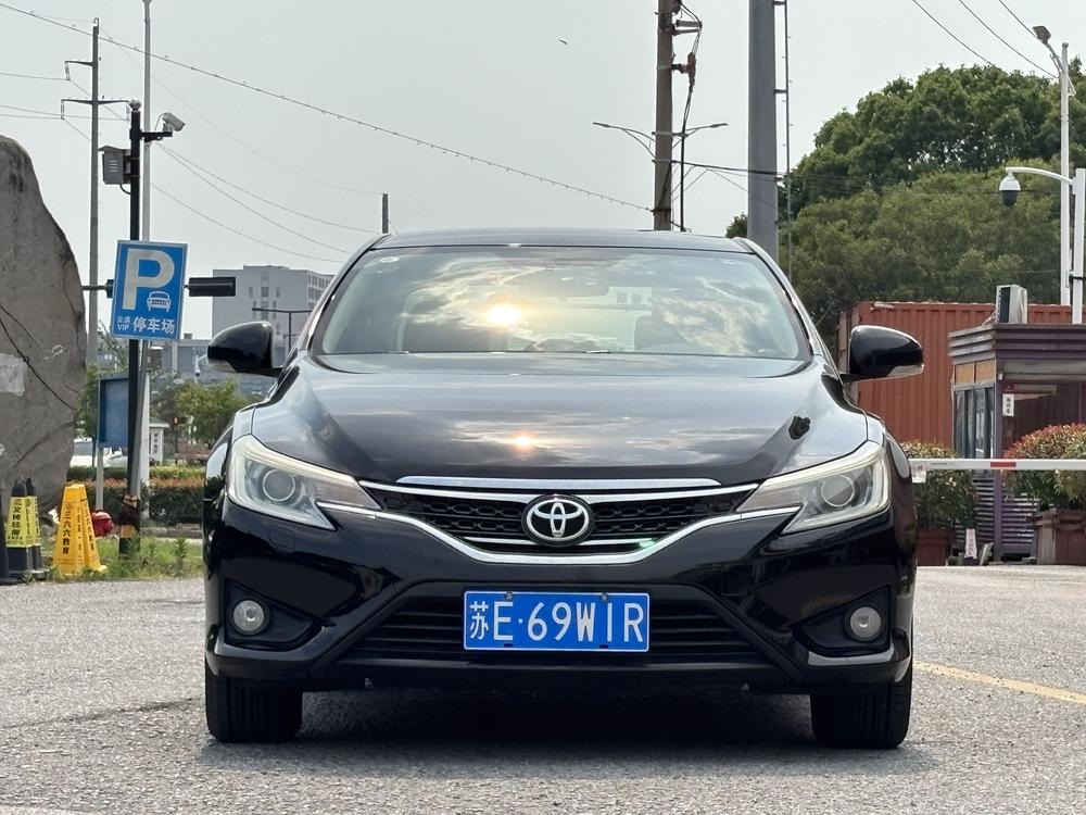 Toyota Reiz