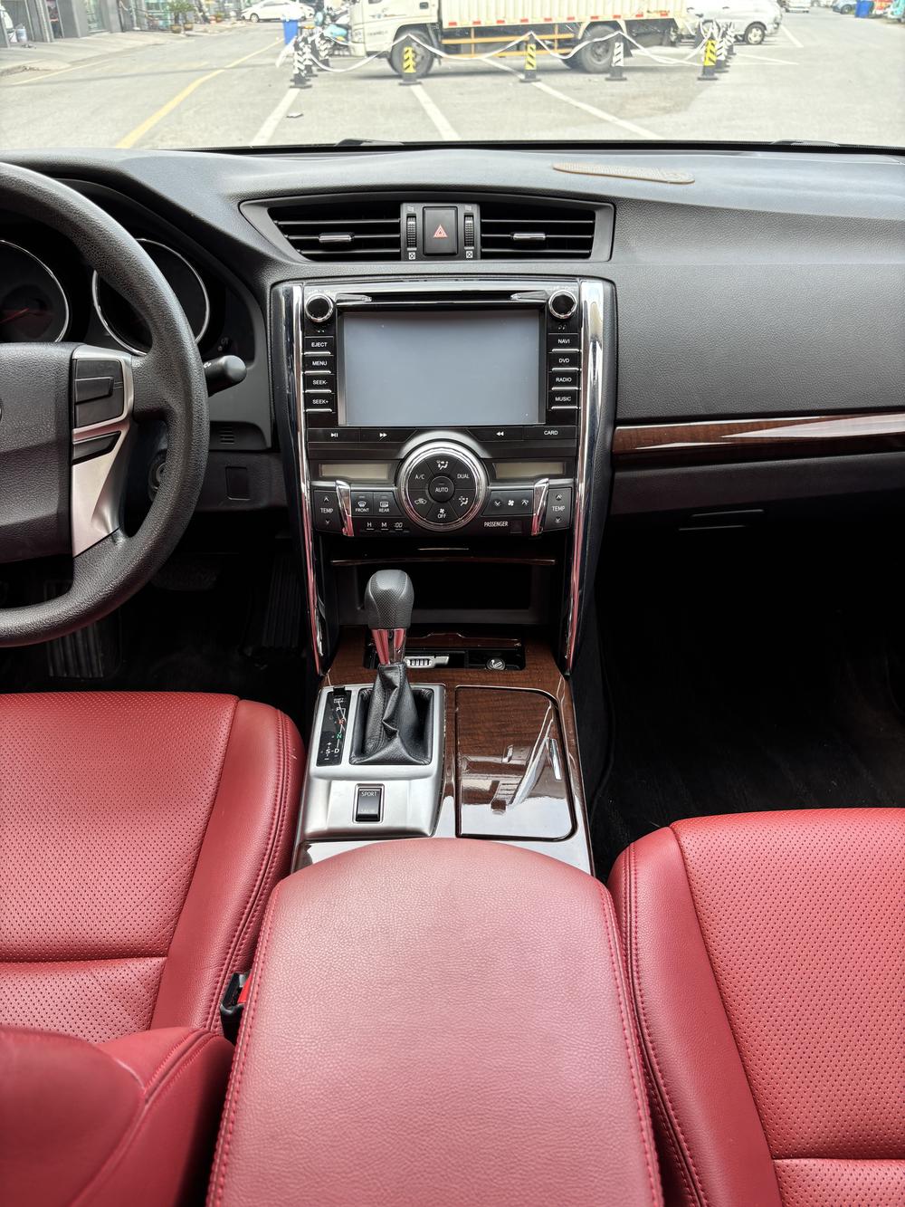 Toyota Reiz