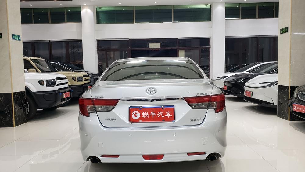Toyota Reiz