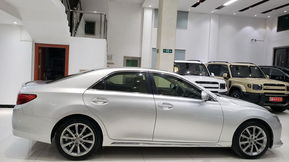 Toyota Reiz