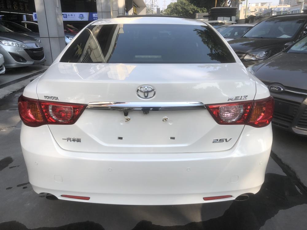 Toyota Reiz