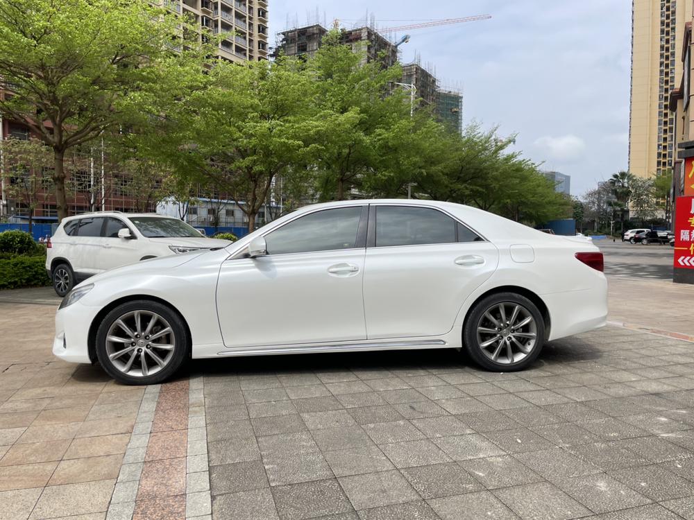Toyota Reiz