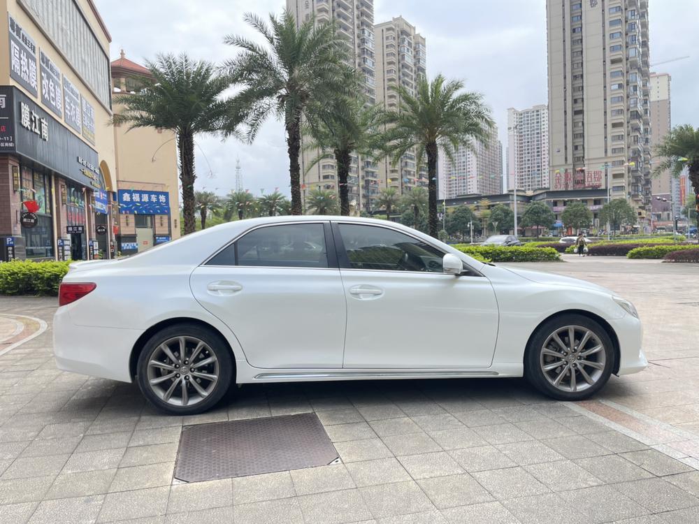 Toyota Reiz