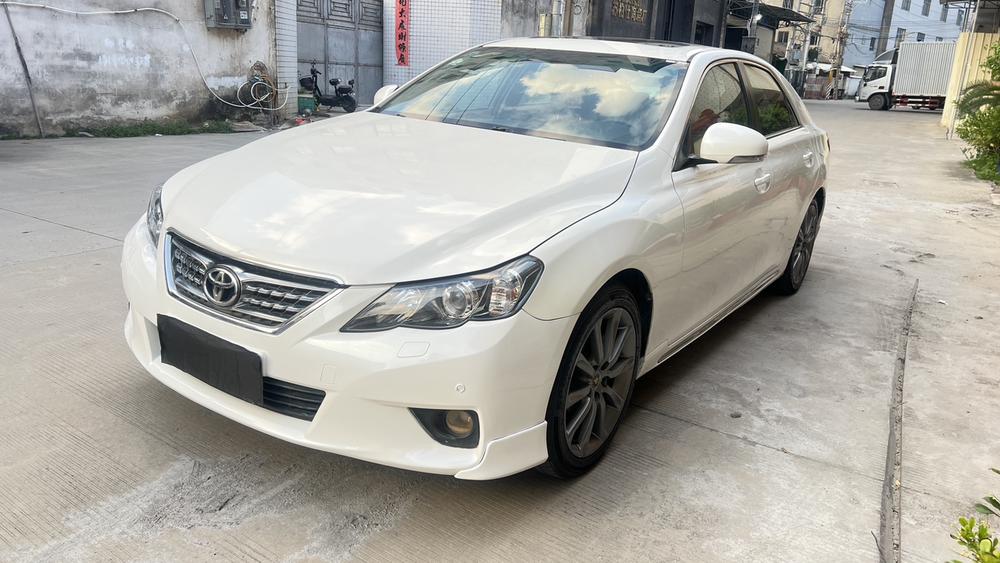 Toyota Reiz
