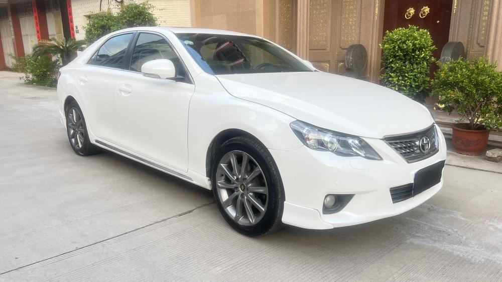 Toyota Reiz