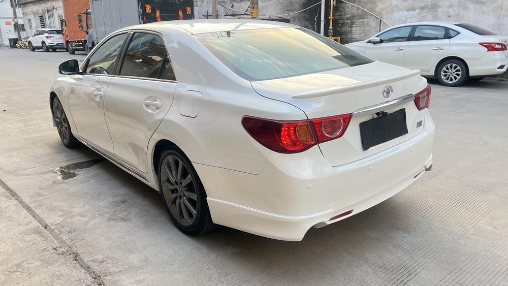 Toyota Reiz