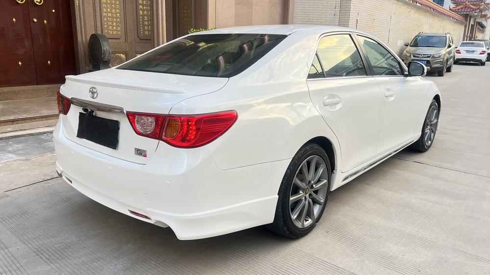 Toyota Reiz