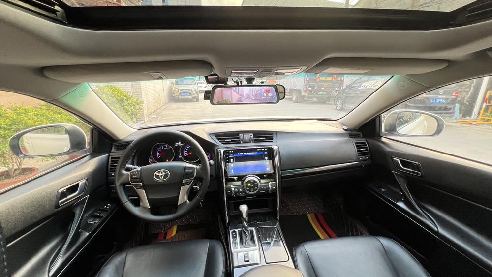 Toyota Reiz