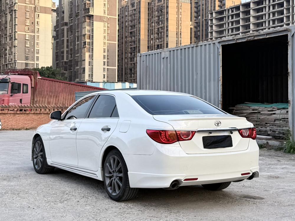 Toyota Reiz