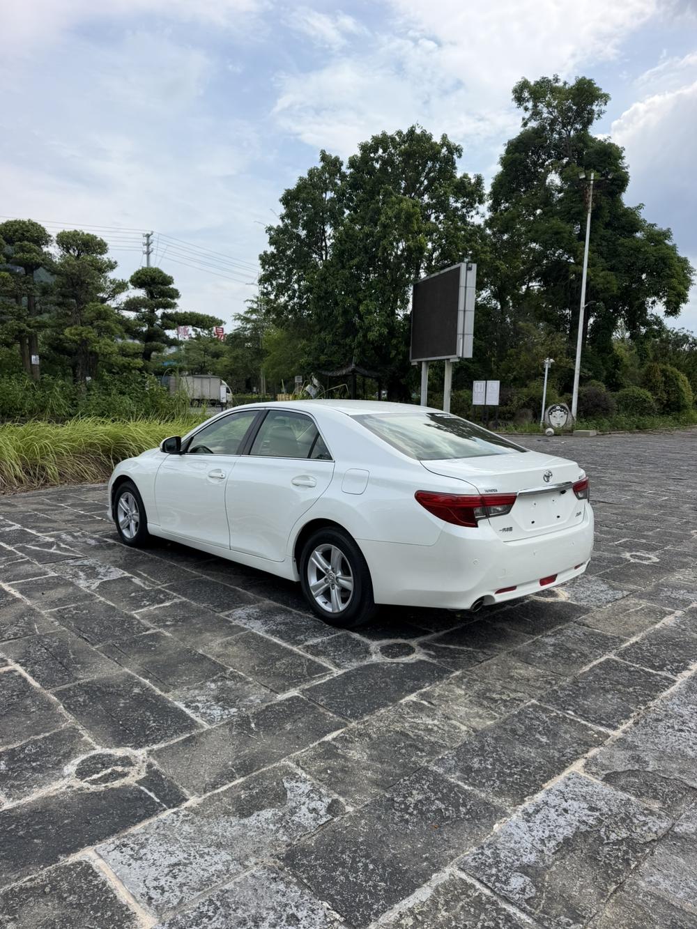 Toyota Reiz