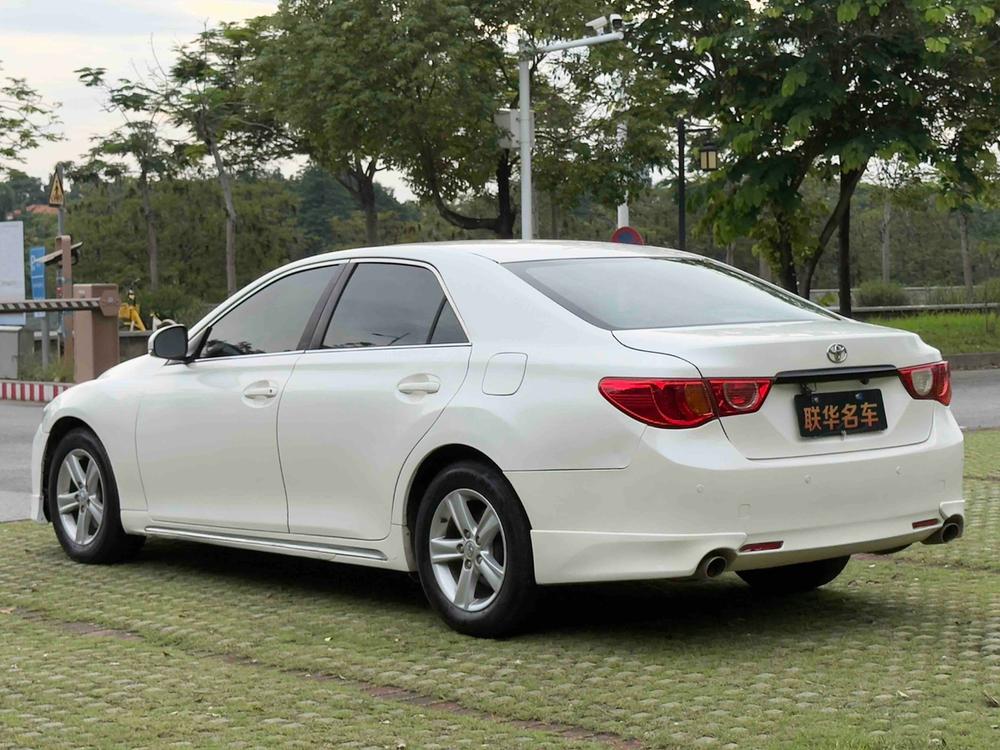 Toyota Reiz