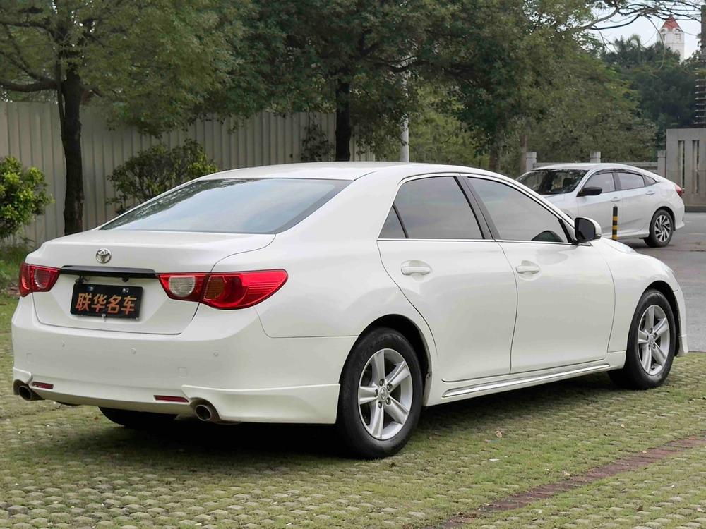 Toyota Reiz