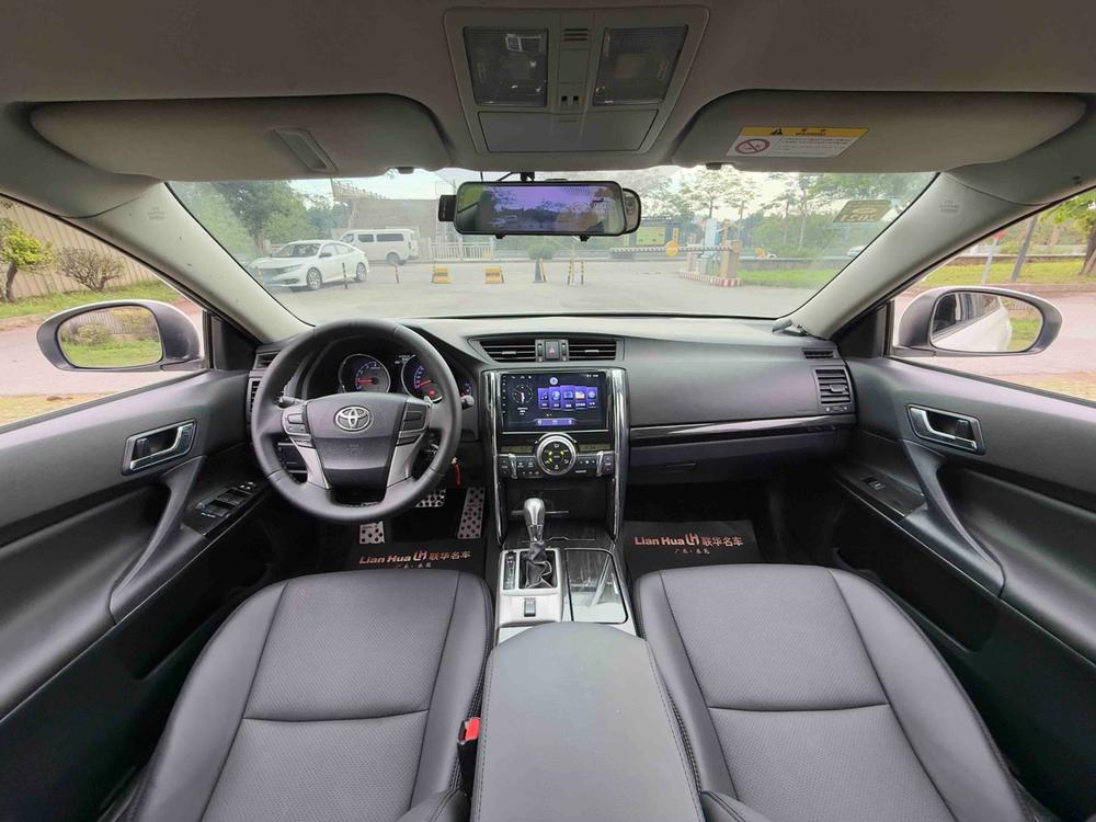 Toyota Reiz