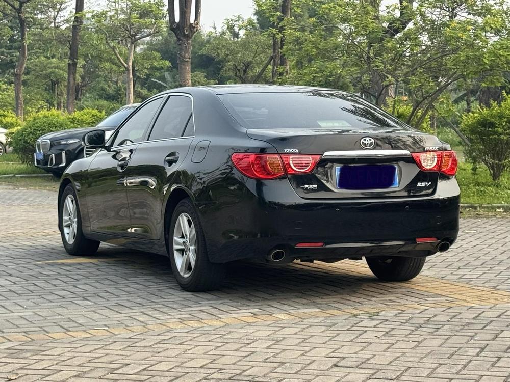 Toyota Reiz