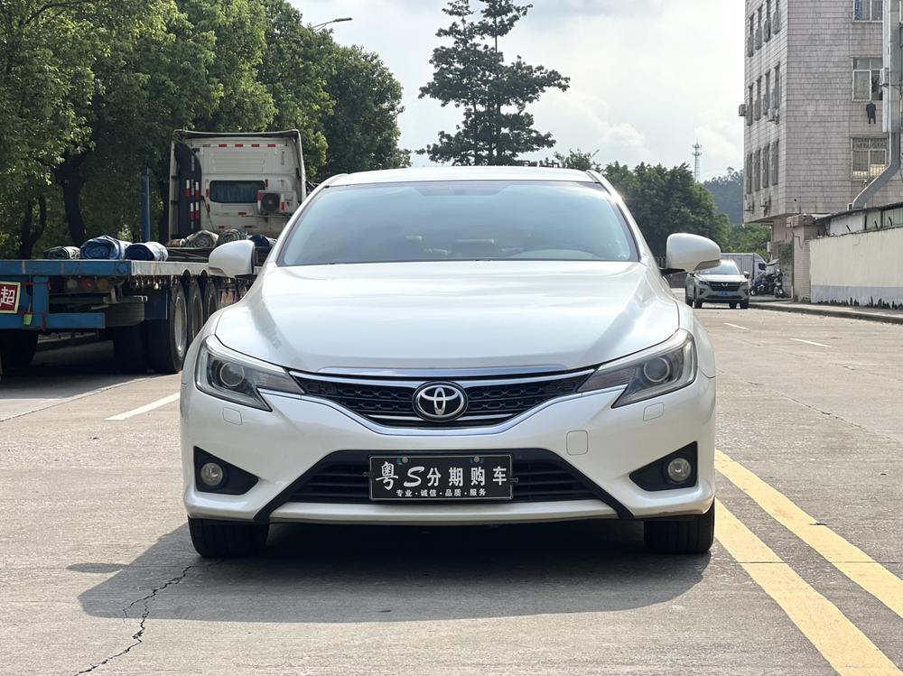 Toyota Reiz