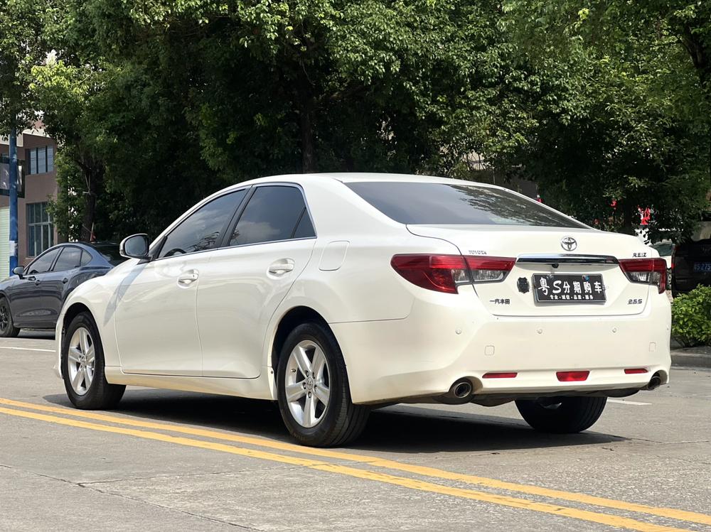 Toyota Reiz