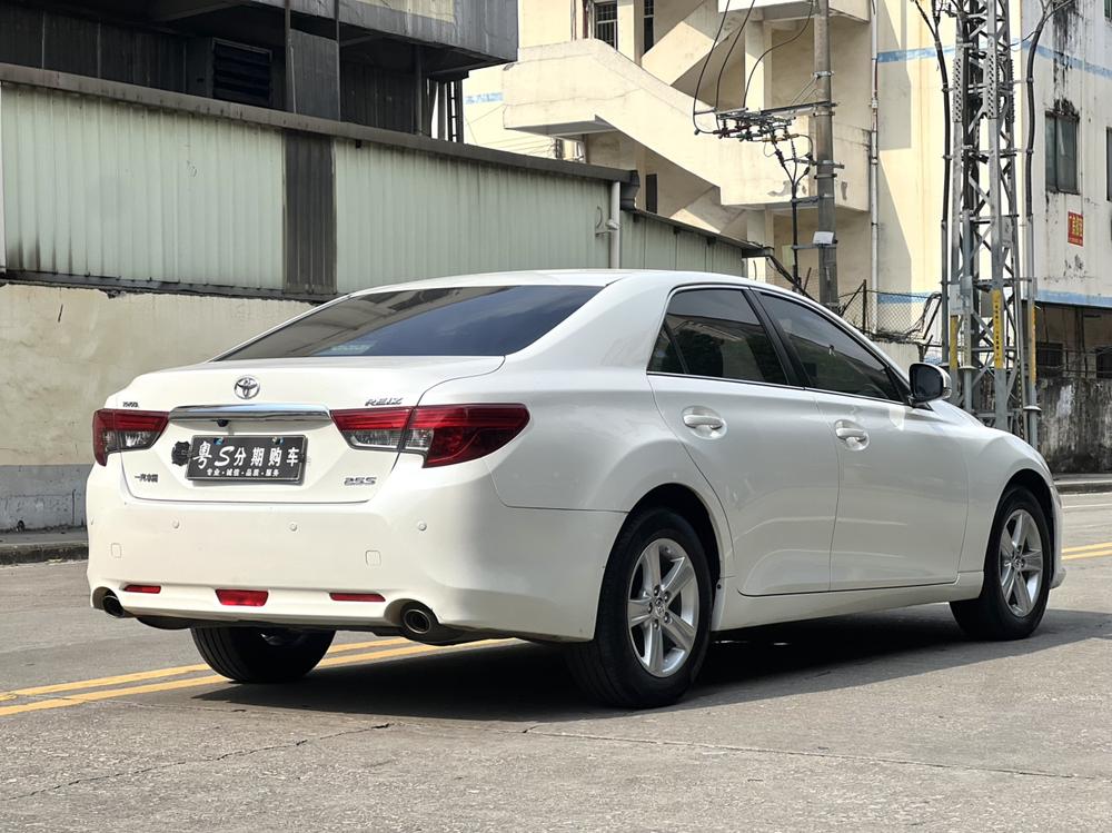 Toyota Reiz